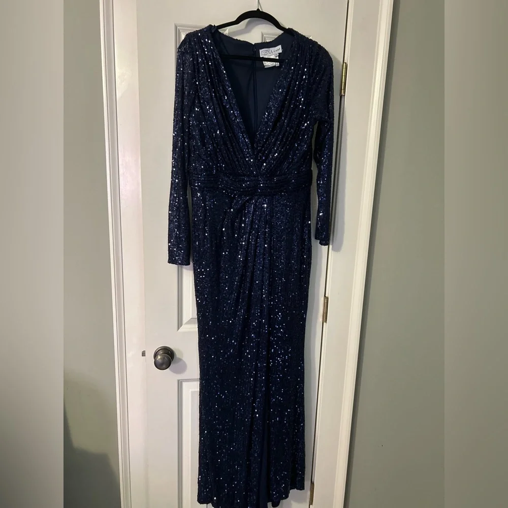 Mac Duggal - SEQUINED LONG SLEEVE GOWN - Picture 4 of 4